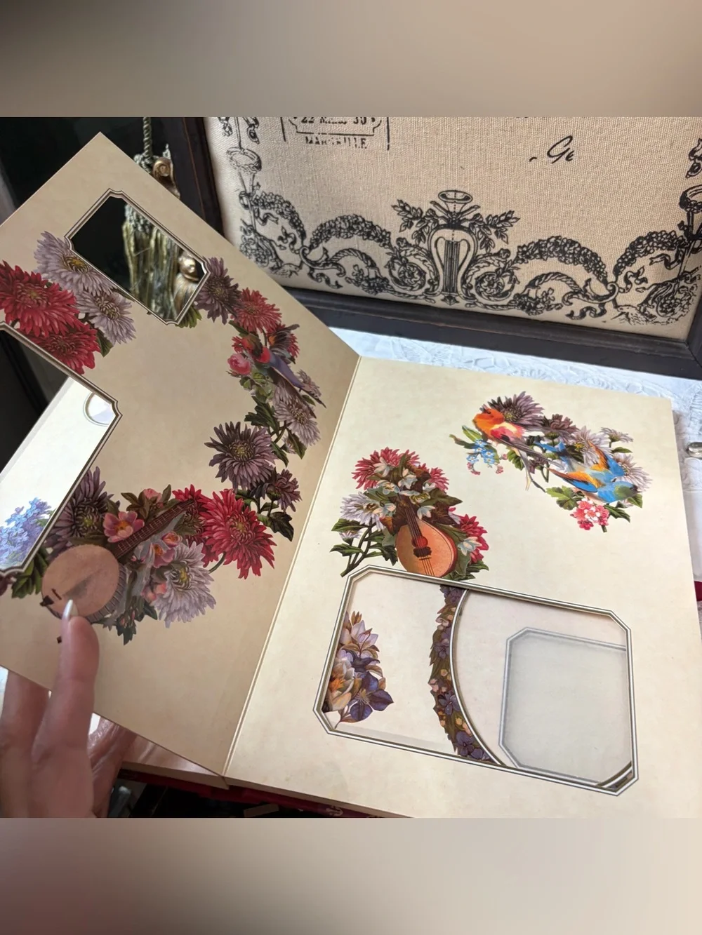 Victorian Photograph Album Robert Frederick Itd. Montague House 1995
